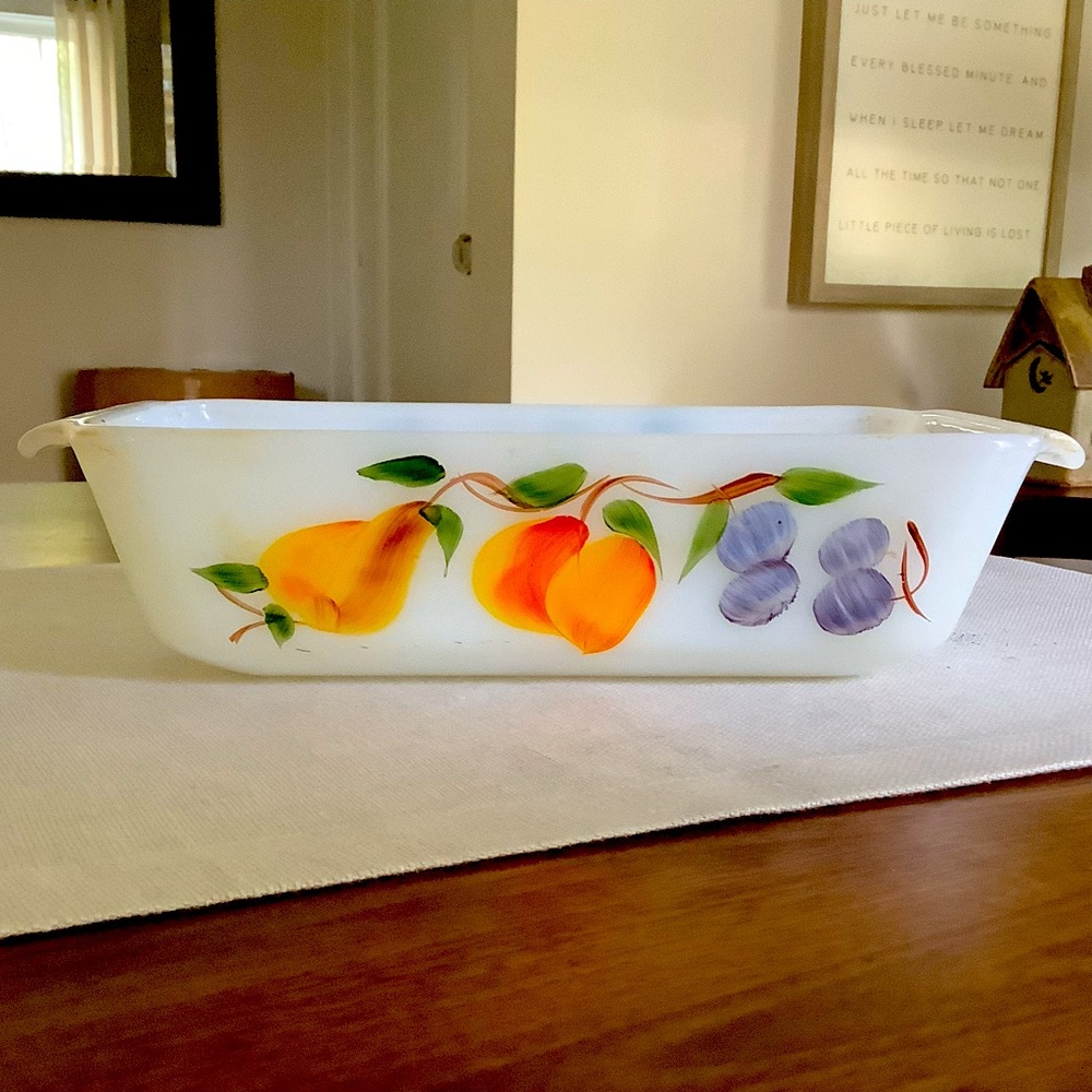 Anchor Hocking fire King 1 qt fruit casserole